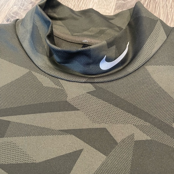 Nike Golf Hyperwarm DRI-Fit Base Layer - Size Large - Excellent Condition - Picture 2 of 8